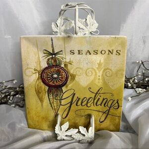 Oneida Square Seasons Greetings Stoneware Decorative Plate